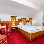 Gasthuis Fruehstueckspension Klinglhub 3*