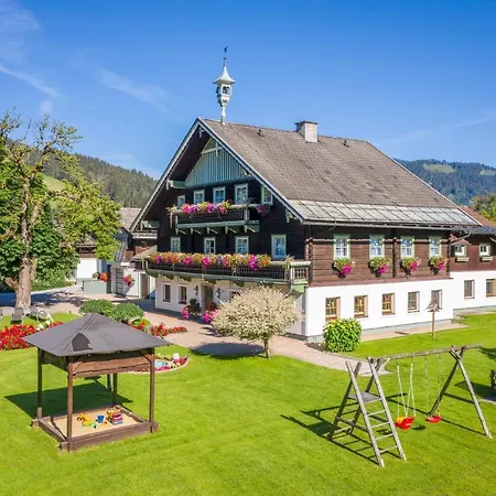 Konukevi Fruehstueckspension Klinglhub 3*