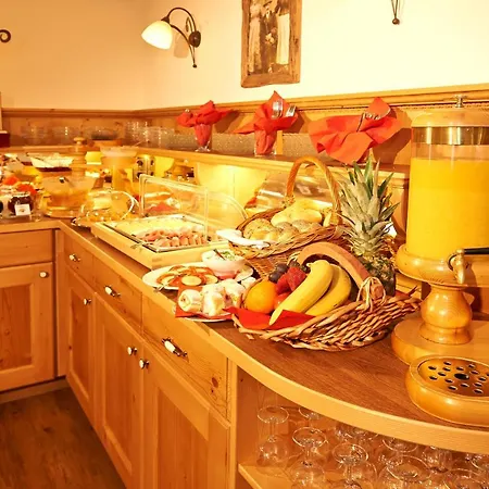 Fruehstueckspension Klinglhub Konukevi