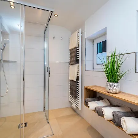 Fruehstueckspension Klinglhub Konukevi 3*