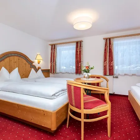 Konukevi Fruehstueckspension Klinglhub 3*