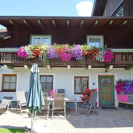 Konukevi Fruehstueckspension Klinglhub 3*