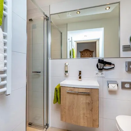 Fruehstueckspension Klinglhub Konukevi 3*