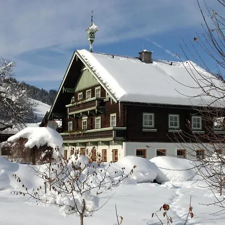 Fruehstueckspension Klinglhub Konukevi 3*